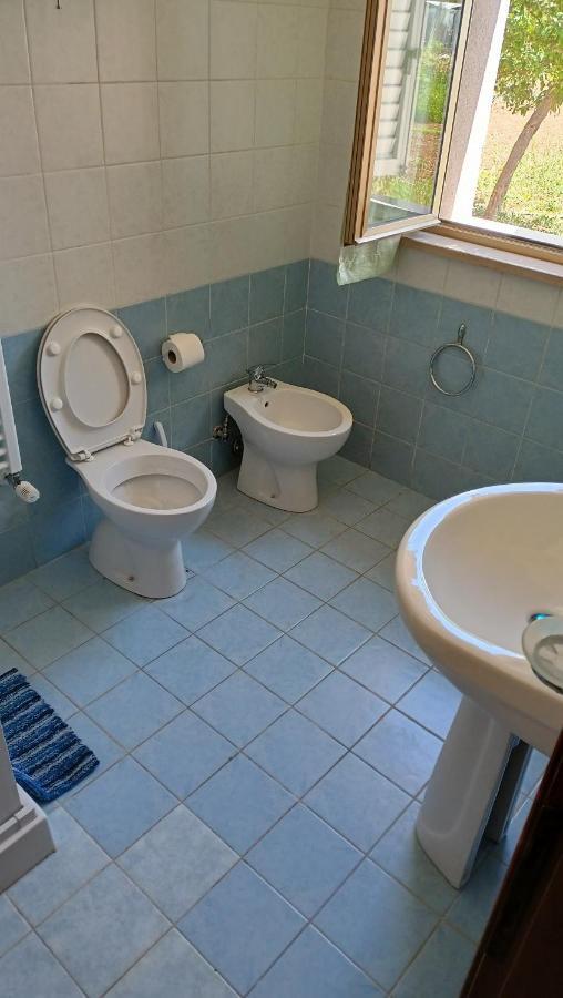 Marco - Camere Con Bagno Privato Vicino Al Centro โฟลีโญ ภายนอก รูปภาพ