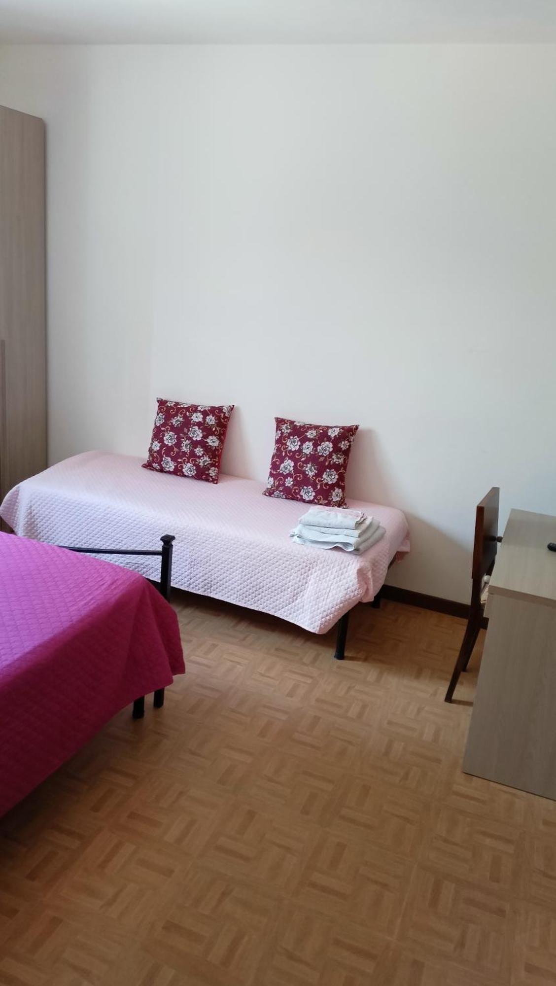 Marco - Camere Con Bagno Privato Vicino Al Centro โฟลีโญ ภายนอก รูปภาพ